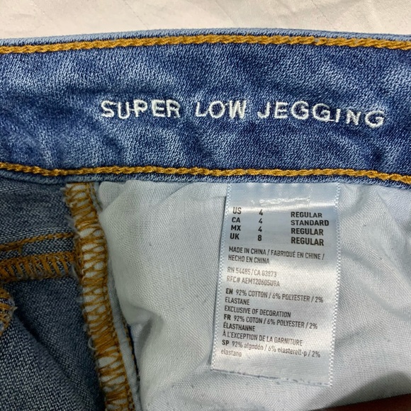 American Eagle Super Low Ripped Jegging Size 4 - Picture 4 of 5